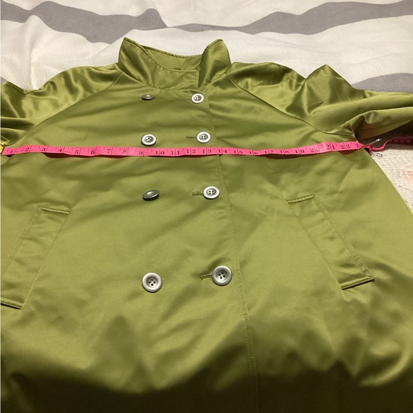 Preloved Guillaume  coat in a beautiful chartreuse green. - Picture 5 of 11